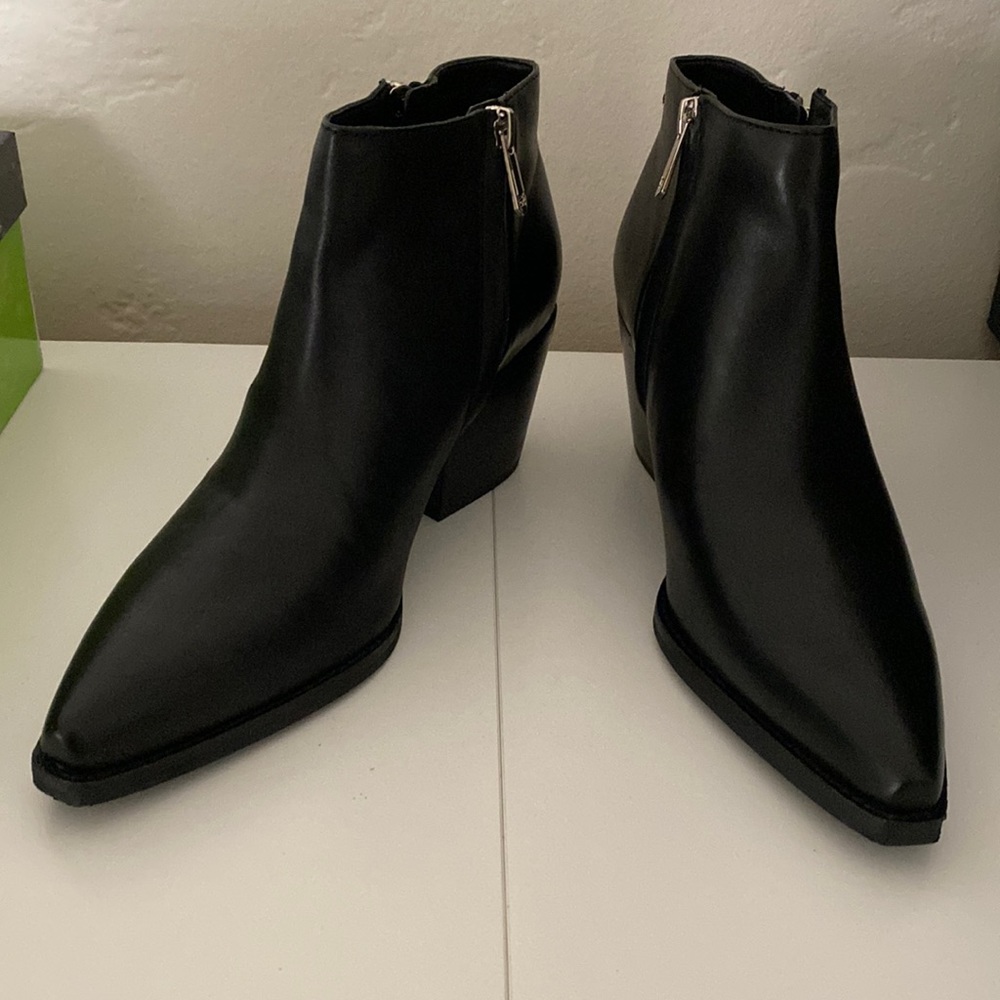 Sam Edelman black leather “Walden” booties